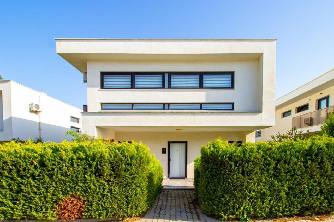 Oezel Bahceli Villa Kusadası Exterior foto